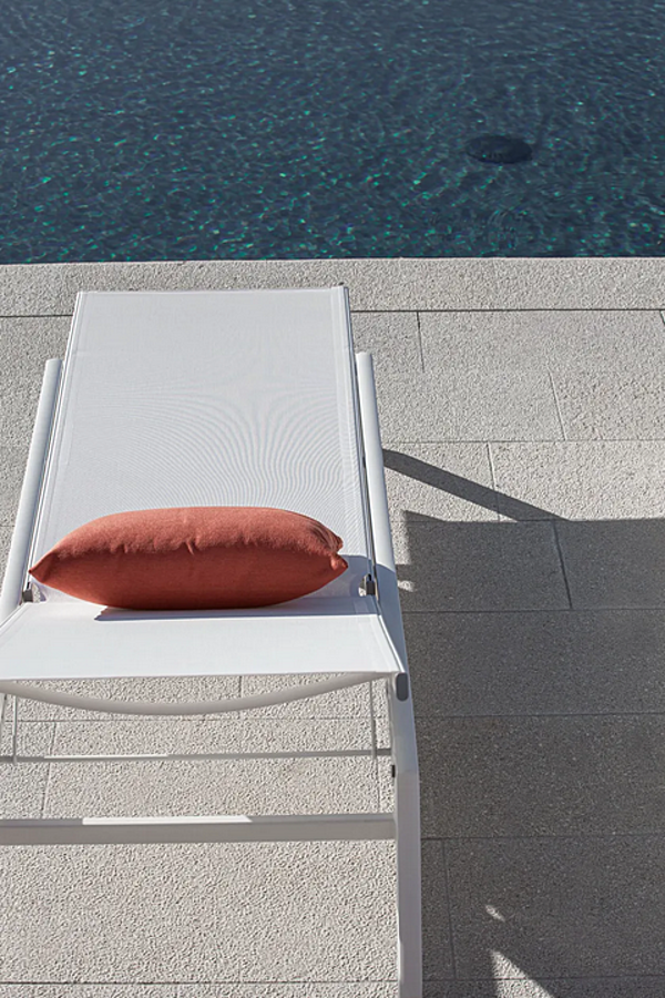 Lettino prendisole impilabile in alluminio con ruote Atmosphera collezione Maxim MX.LT. fabbrica ATMOSPHERA dall'Italia. Foto №3