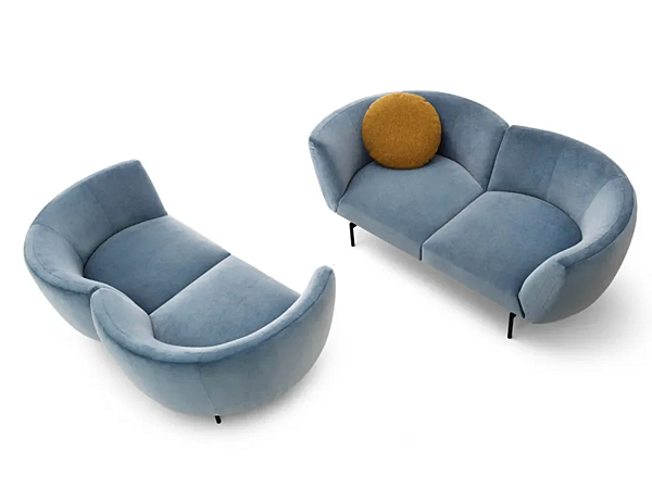 Divano angolare in tessuto con schienale imbottito Saba Rendez Vous fabbrica SABA dall'Italia. Foto №10