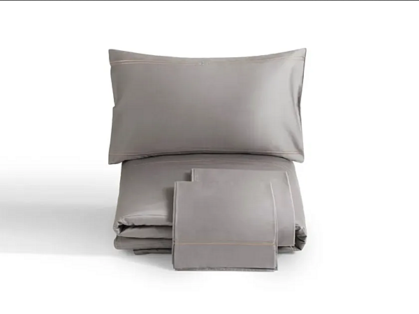 Lenzuolo in raso ricamato monogramma GIORGETTI fabbrica GIORGETTI dall'Italia. Foto №1