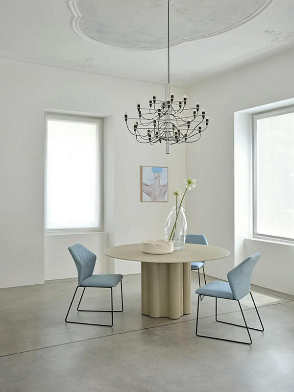 Tavolo ovale con base in poliuretano e piano in vetro laccato Teatro Magico Saba fabbrica SABA dall'Italia. Foto №8