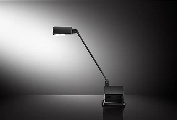 Lampada da tavolo portatile in metallo LED regolabile Lumina Daphinette fabbrica Lumina dall'Italia. Foto №3