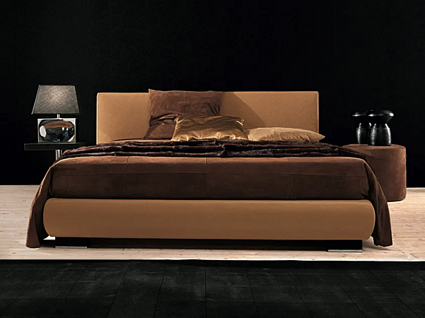 Letto matrimoniale imbottito con testiera in tessuto Duomo Design ARON SPONDA STONDATA fabbrica Duomo Design dall'Italia. Foto №2