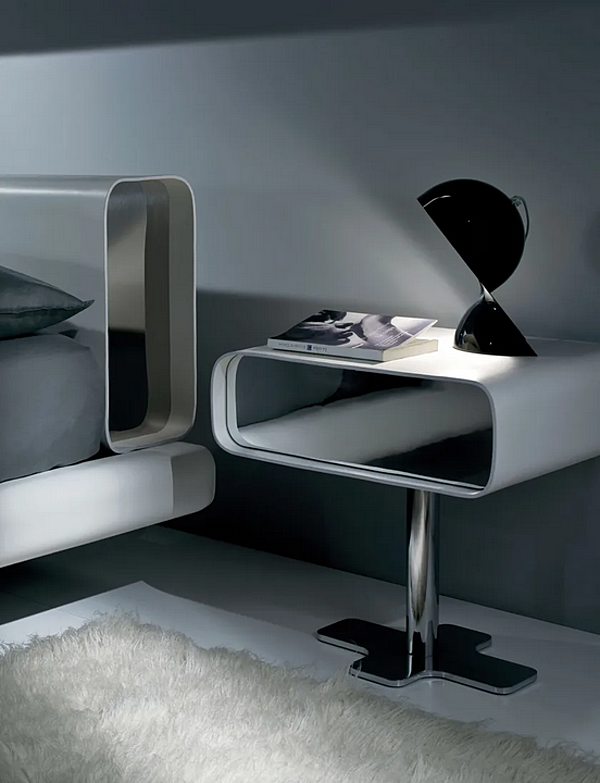 Letto matrimoniale in pelle conciata con comodini integrati Tube i 4 Mariani fabbrica i 4 Mariani dall'Italia. Foto №8