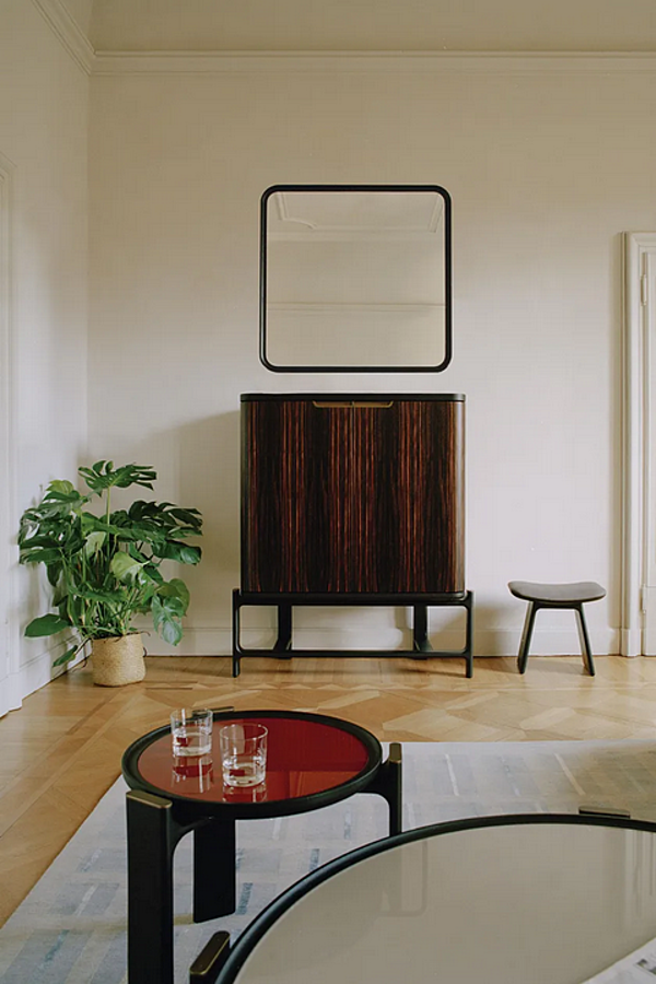 Specchio quadrato con cornice in legno POLTRONA FRAU DUO fabbrica POLTRONA FRAU dall'Italia. Foto №2