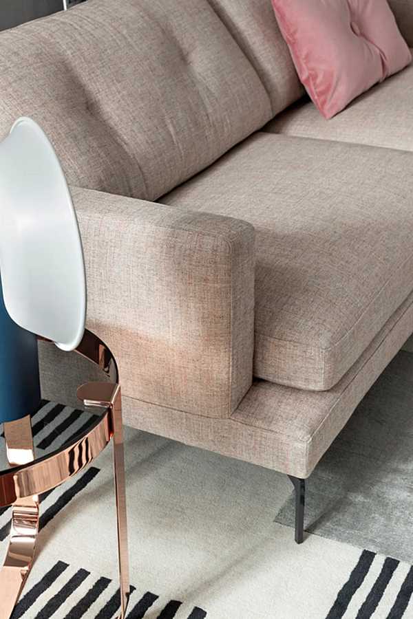 Divano a tre posti in tessuto Essentiel Saba fabbrica SABA dall'Italia. Foto №7