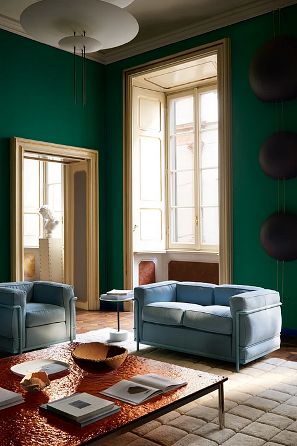 Poltrona con braccioli in tessuto CASSINA Fauteuil Grand Confort Petit Modèle D 002 fabbrica CASSINA dall'Italia. Foto №5