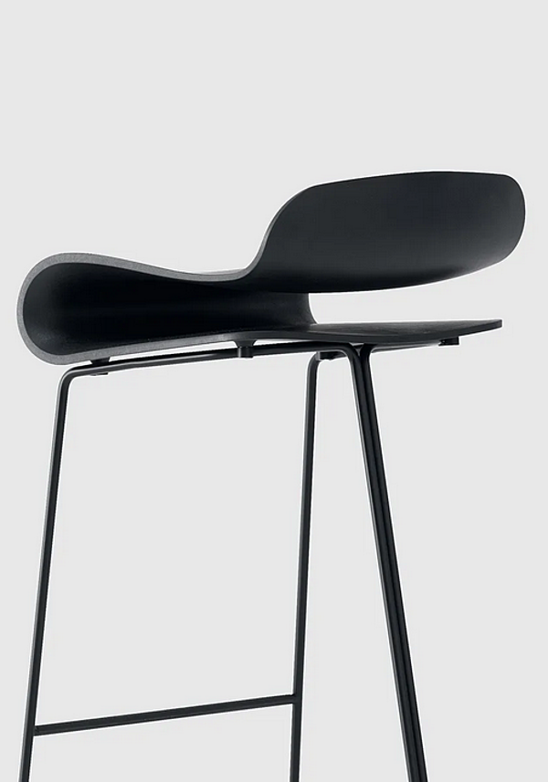 Sgabello in materiale sintetico con base a slitta Kristalia BCN fabbrica Kristalia dall'Italia. Foto №10