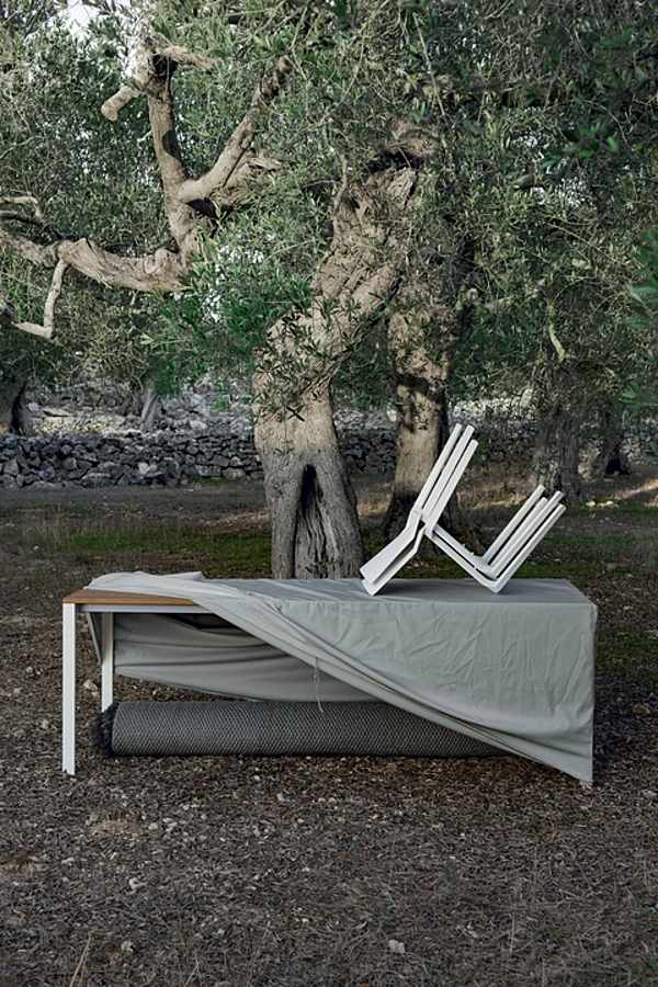 Tavolo da giardino rettangolare in teak slattato Kristalia fabbrica Kristalia dall'Italia. Foto №7