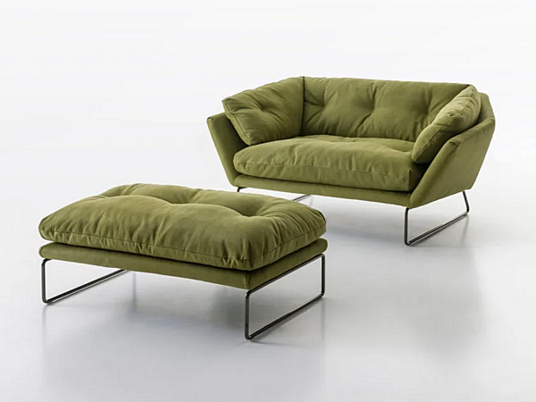 Pouf imbottito in tessuto Sled base collezione New York Saba fabbrica SABA dall'Italia. Foto №3