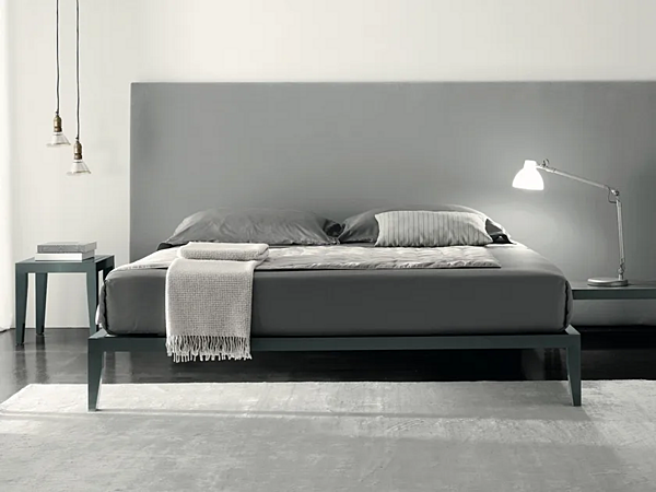 Letto matrimoniale con testiera imbottita in tessuto Lera Duomo Design fabbrica Duomo Design dall'Italia. Foto №1