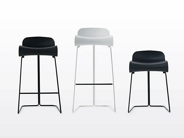 Sgabello in materiale sintetico con base a slitta Kristalia BCN fabbrica Kristalia dall'Italia. Foto №2