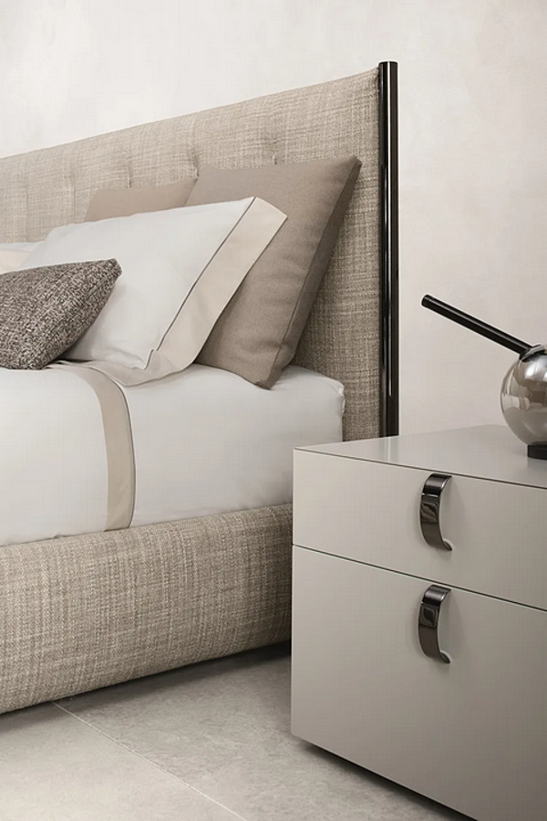 Letto matrimoniale con testata alta in tessuto Koi Flou fabbrica Flou dall'Italia. Foto №11