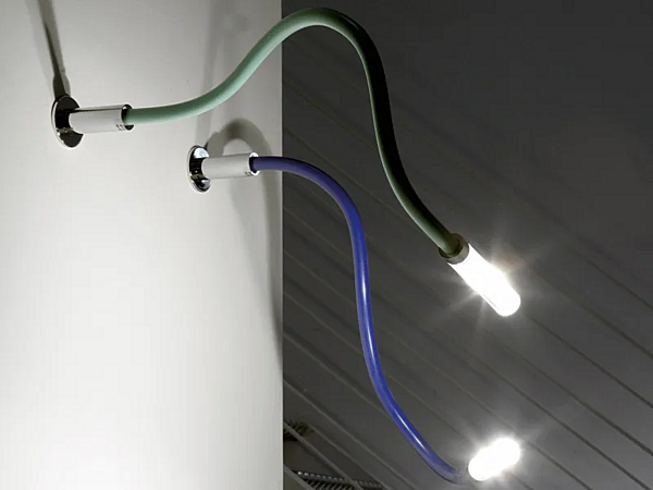 Lampada da parete in silicone con braccio snodato Fabbian Snake fabbrica Fabbian dall'Italia. Foto №2