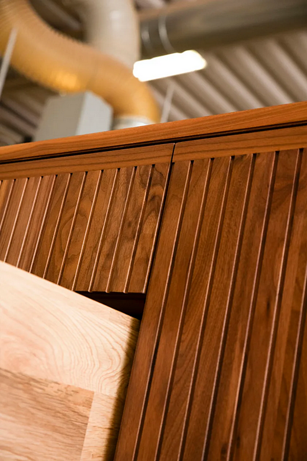 Credenza in legno massello con ante DALE Eleva A 125 fabbrica DALE dall'Italia. Foto №6