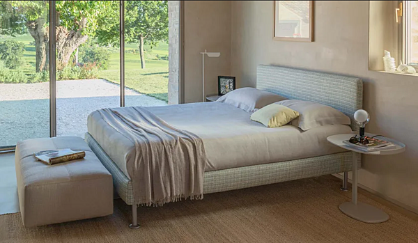 Letto matrimoniale su ruote in tessuto Flou Notturno fabbrica Flou dall'Italia. Foto №4