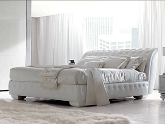 Letto matrimoniale in pelle con testiera imbottita CORTEZARI LAPO 920