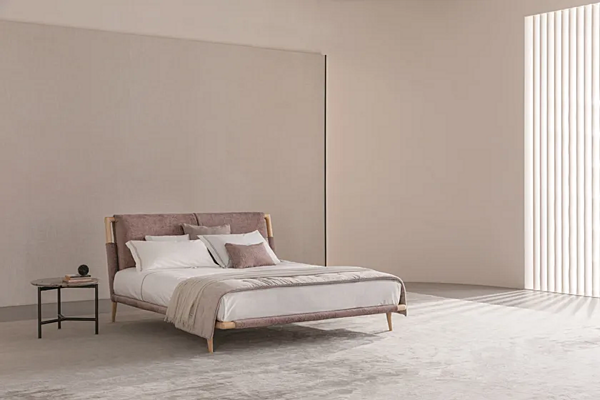Letto matrimoniale con testata imbottita Flou Gaudi fabbrica Flou dall'Italia. Foto №20