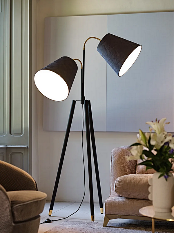 Lampada da terra in frassino LED con treppiede Black Tie fabbrica Black Tie dall'Italia. Foto №3
