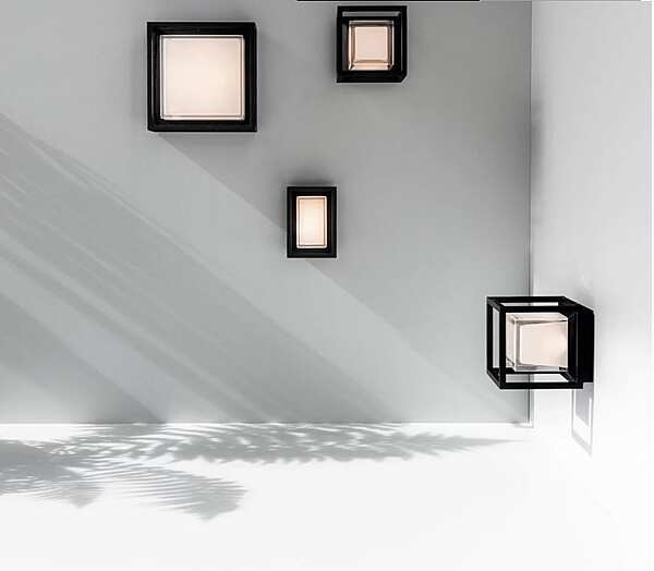 Lampade da muro DELTALIGHT Montur fabbrica DELTALIGHT dall'Italia. Foto №1