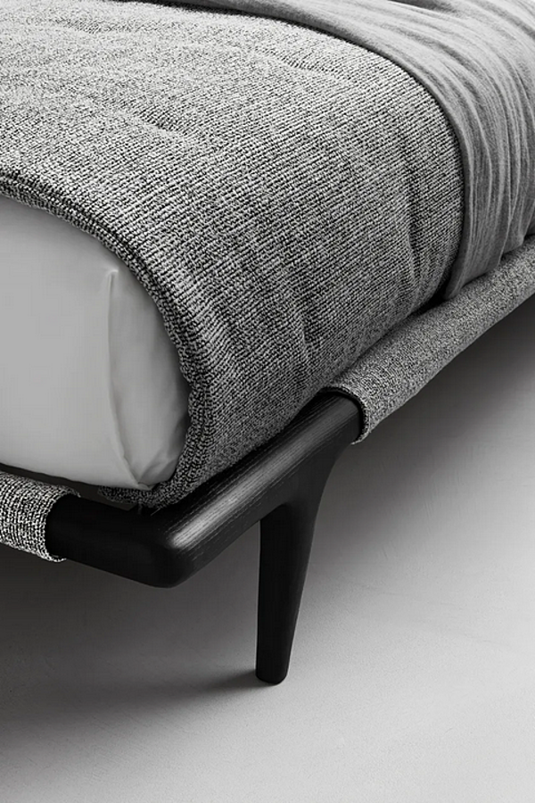 Letto matrimoniale con testata imbottita Flou Gaudi fabbrica Flou dall'Italia. Foto №17