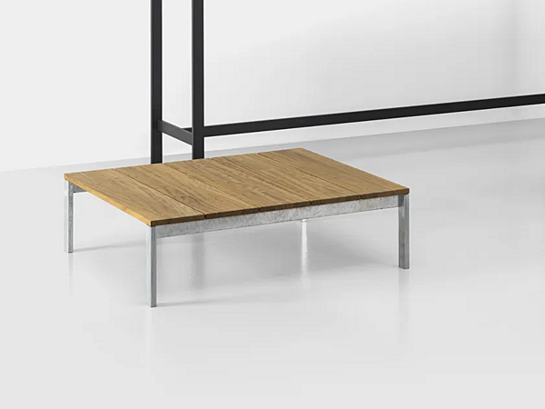 Tavolino laterale quadrato in teak slattato Kristalia Be Easy fabbrica Kristalia dall'Italia. Foto №1