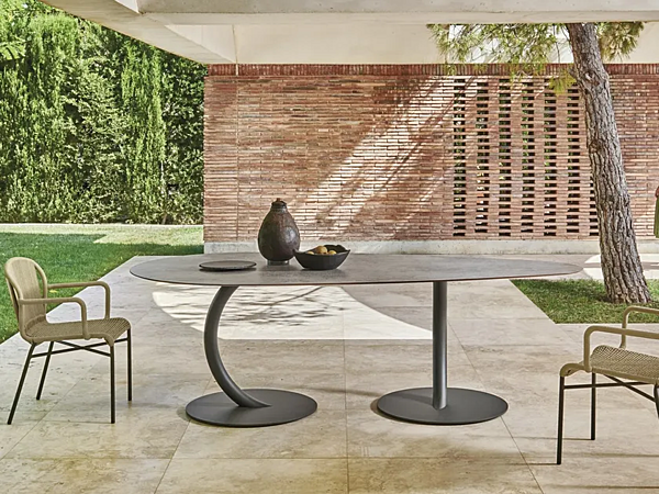 Tavolo da giardino ovale in acciaio Flexion VARASCHIN fabbrica VARASCHIN dall'Italia. Foto №1
