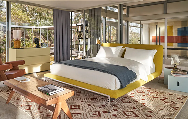 Letto matrimoniale con testata imbottita in tessuto CASSINA Esosoft fabbrica CASSINA dall'Italia. Foto №3