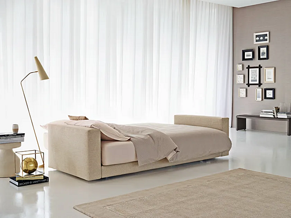Divano letto con copertura sfoderabile in tessuto Flou Piazzaduomo fabbrica Flou dall'Italia. Foto №9