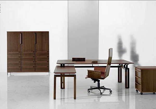 Scrivania esecutiva rettangolare in legno con piano in pelle I 4 Mariani Paso Doble fabbrica i 4 Mariani dall'Italia. Foto №11