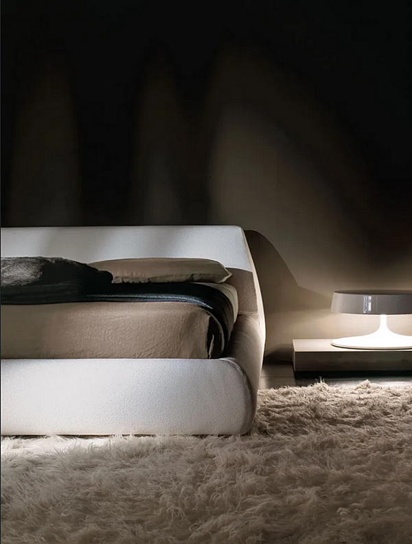 Letto matrimoniale in tessuto con testata imbottita i 4 Mariani Be Look fabbrica i 4 Mariani dall'Italia. Foto №4