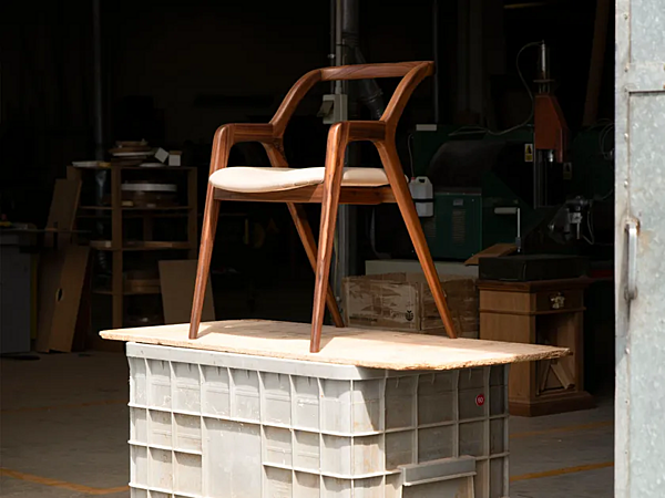 Sedia in legno con braccioli DALE Breve C 142 fabbrica Dale Italia (by Cantiero) dall'Italia. Foto №6