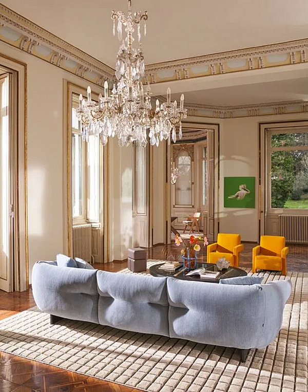 Divano in tessuto con schienale imbottito CASSINA Moncloud fabbrica CASSINA dall'Italia. Foto №4