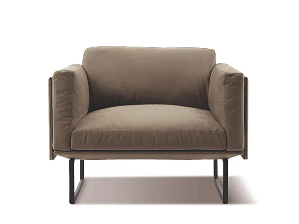 Poltrona con braccioli in tessuto imbottito CASSINA 8 fabbrica CASSINA dall'Italia. Foto №2