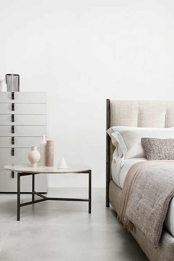 Letto matrimoniale con testata alta in tessuto Koi Flou fabbrica Flou dall'Italia. Foto №10