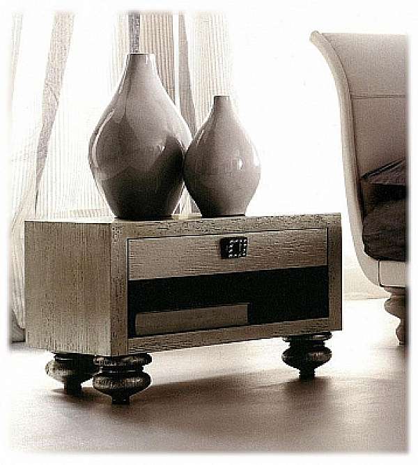 Comodino GLAMOUR CORTE ZARI Art. 402 fabbrica CORTE ZARI dall'Italia. Foto №1