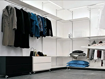 Armadio walk-in in metallo modulare Dot Kristalia Armadio walk-in in metallo modulare Dot Kristalia fabbrica Kristalia dall'Italia