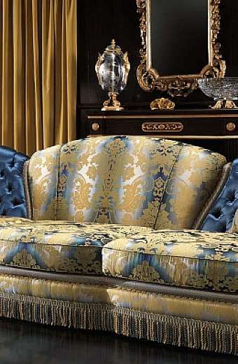 Couch HILTON