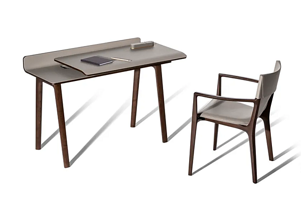 Scrivania segretaria in legno massello con piano in pelle POLTRONA FRAU IREN fabbrica POLTRONA FRAU dall'Italia. Foto №10