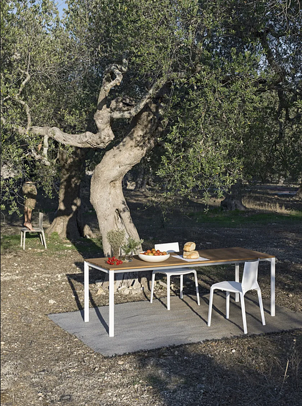 Tavolo da giardino rettangolare in teak slattato Kristalia fabbrica Kristalia dall'Italia. Foto №6