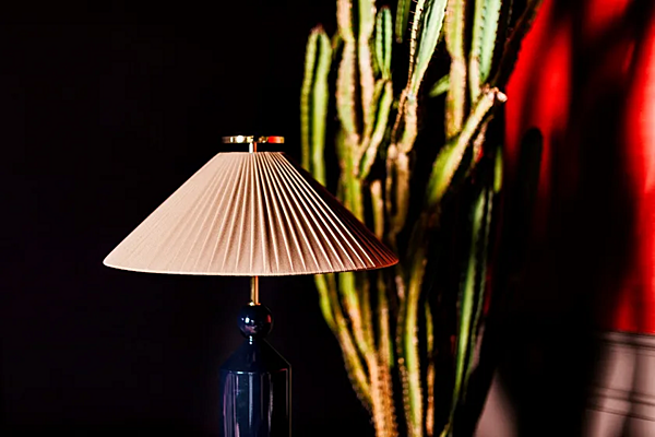 Lampada da tavolo in legno LED Nadine Black Tie NAD55 fabbrica Black Tie dall'Italia. Foto №4