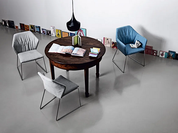 Poltrona con base a slitta in tessuto imbottito Saba New York fabbrica SABA dall'Italia. Foto №4