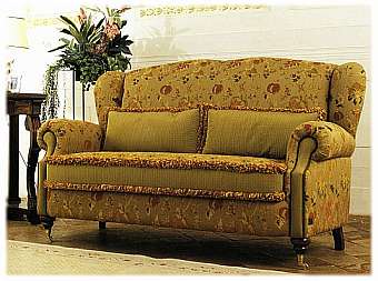 Couch Kelly