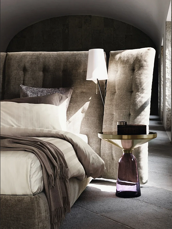 Letto matrimoniale con testiera alta in tessuto Flou Paravento fabbrica Flou dall'Italia. Foto №7