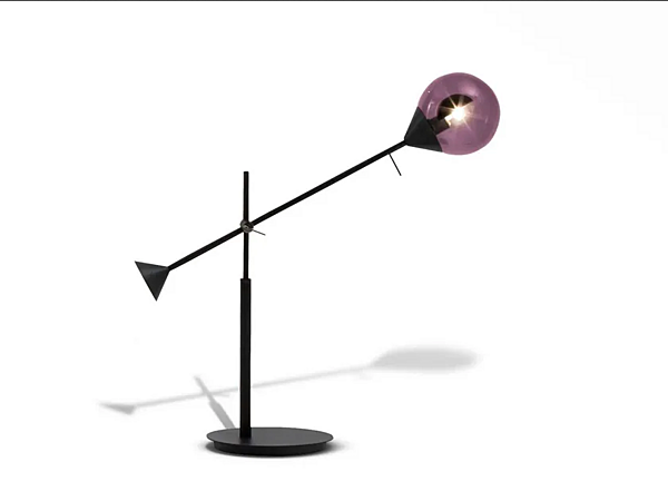 Lampada da tavolo LED in legno Kendama GIORGETTI fabbrica GIORGETTI dall'Italia. Foto №1