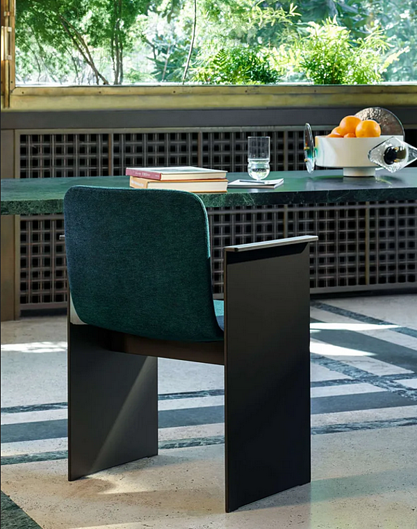 Poltrona imbottita con braccioli Flutz CASSINA fabbrica CASSINA dall'Italia. Foto №10