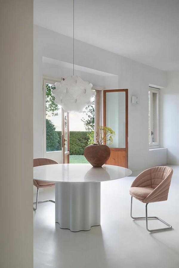 Poltrona in tessuto con schienale imbottito Petite Fleur Saba fabbrica SABA dall'Italia. Foto №8