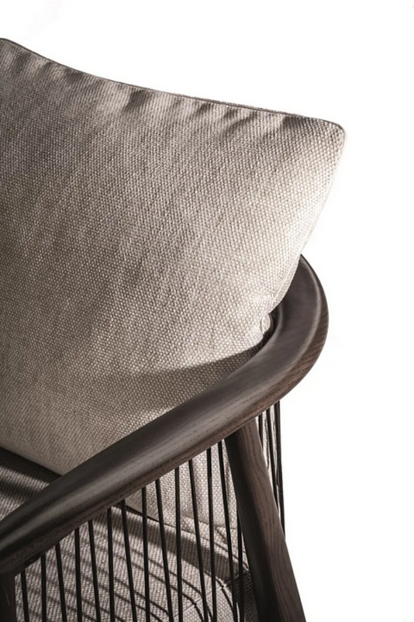 Poltrona con braccioli in tessuto Viola Poltrona Frau fabbrica POLTRONA FRAU dall'Italia. Foto №3