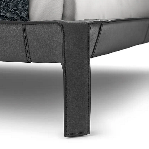 Letto matrimoniale in pelle con testata imbottita CAB NIGHT CASSINA fabbrica CASSINA dall'Italia. Foto №4