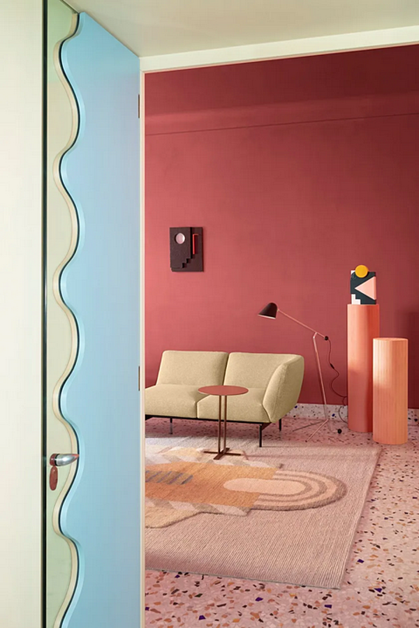 Divano angolare in tessuto con schienale imbottito Saba Rendez Vous fabbrica SABA dall'Italia. Foto №8