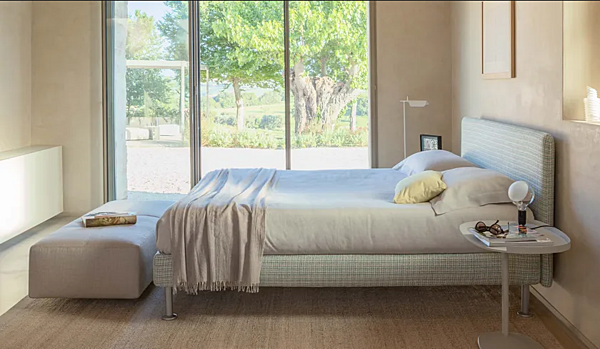 Letto matrimoniale su ruote in tessuto Flou Notturno fabbrica Flou dall'Italia. Foto №6